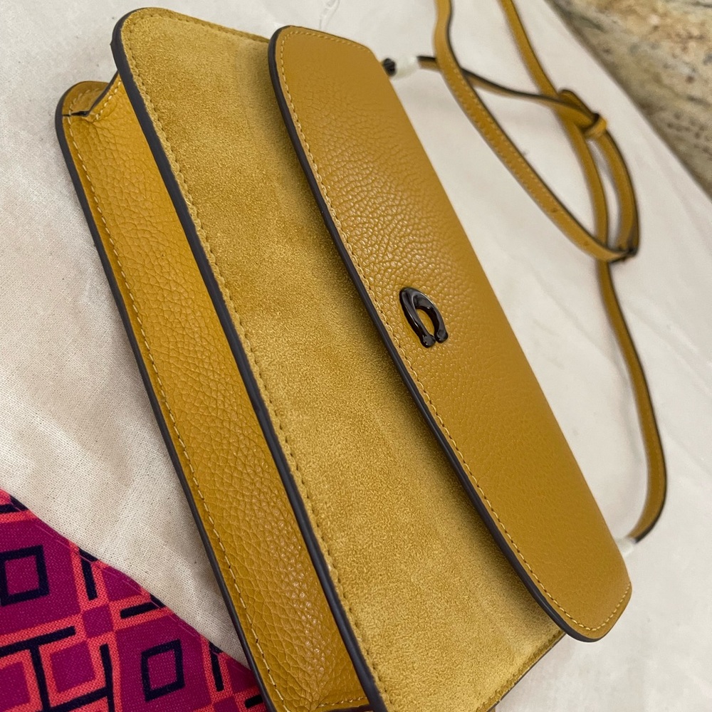 New coach leather crossbody - Picture 8 of 10